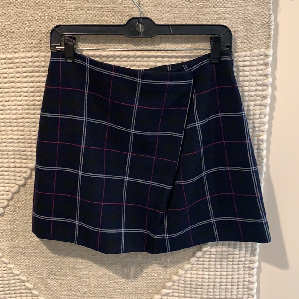 Mini navy blue plaid skirt
